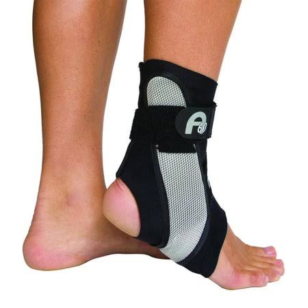 Ankle Support with Strap Closure I40067
