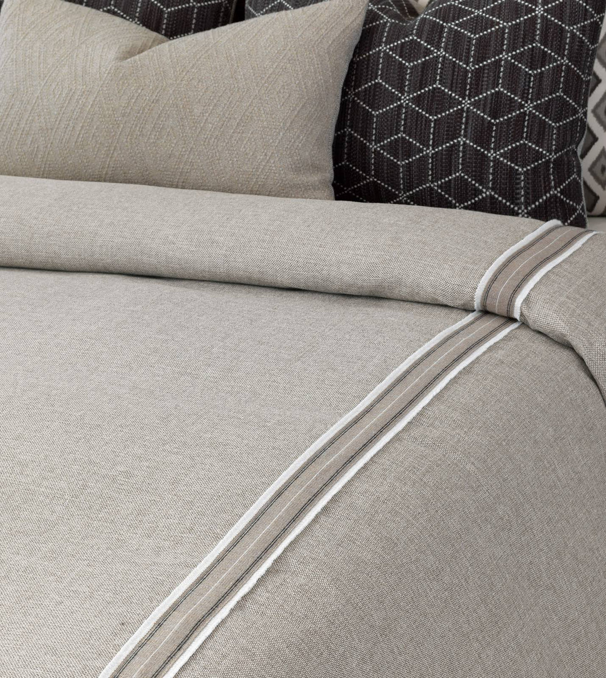 California King Button-Tufted Comforter P820860