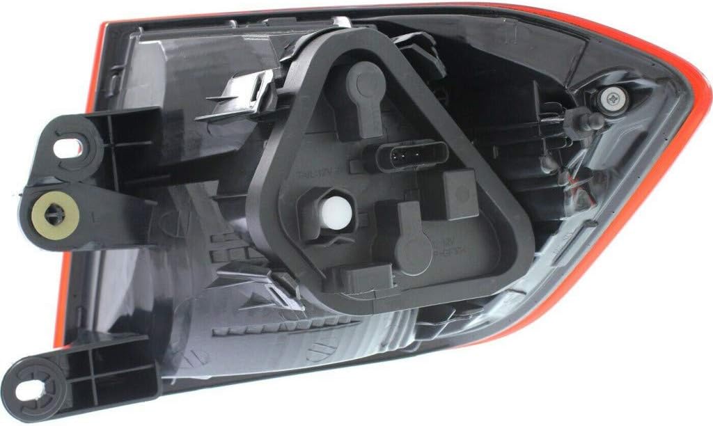 Tail Light Assembly Driver Side M636375