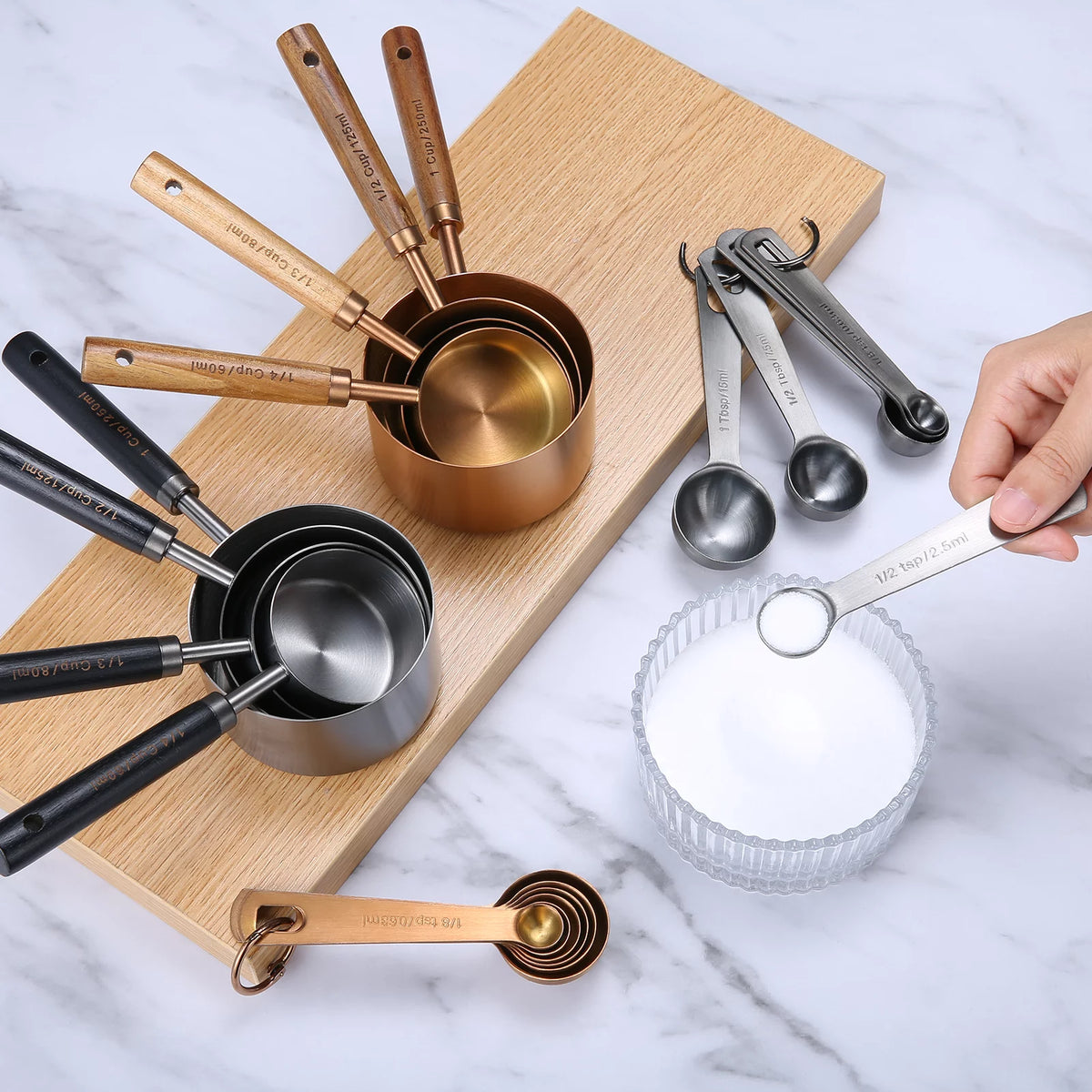 Rose Gold 10-piece Measuring Cups and Spoons Set with Wooden Handle I976709
