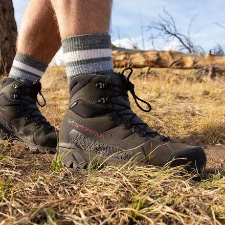 Men's Nucleo High II GTX - Carbon/Chili - 40.5 L37980
