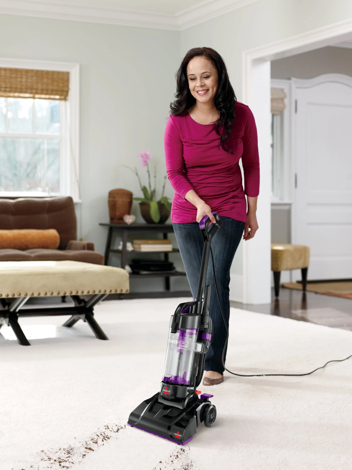 Compact Bagless Vacuum C761