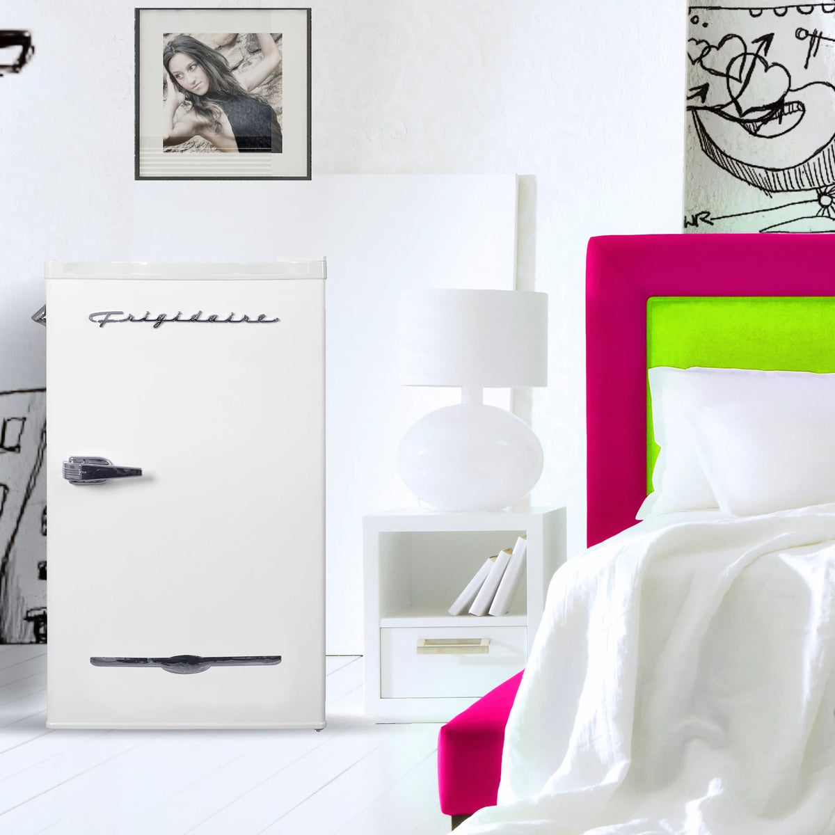 3.2 Cu Ft Retro Mini Fridge White B74734