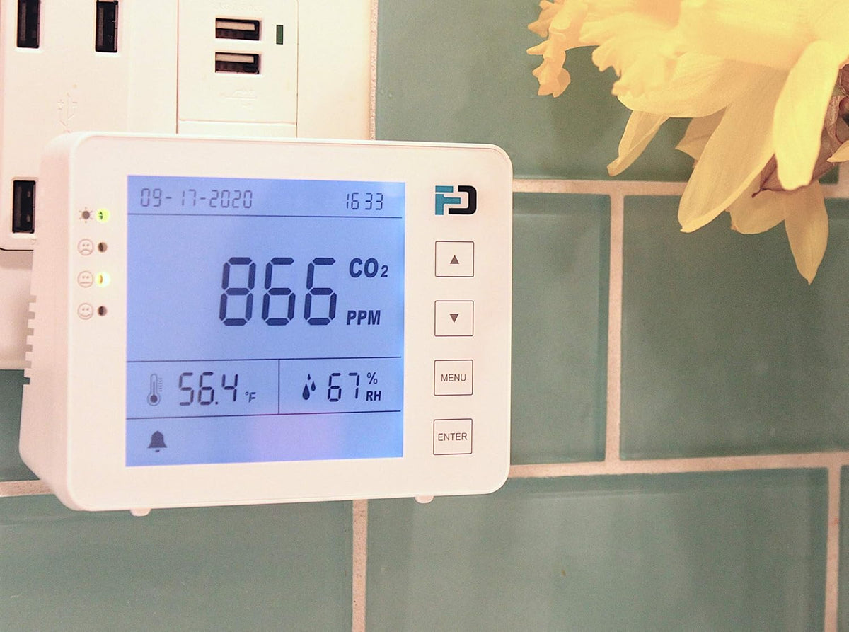 Carbon Dioxide Monitor Wall Plug-in AC 10 Year Life CO2 Meter N500081
