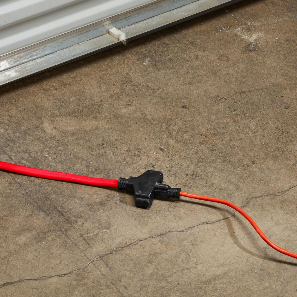 25 ft. 30 Amp 125V Generator Extension Cord Adapter E9753