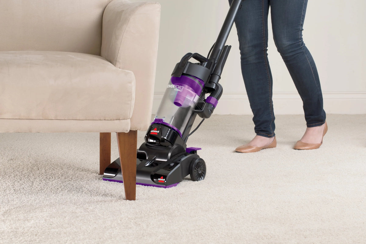 Compact Bagless Vacuum C761