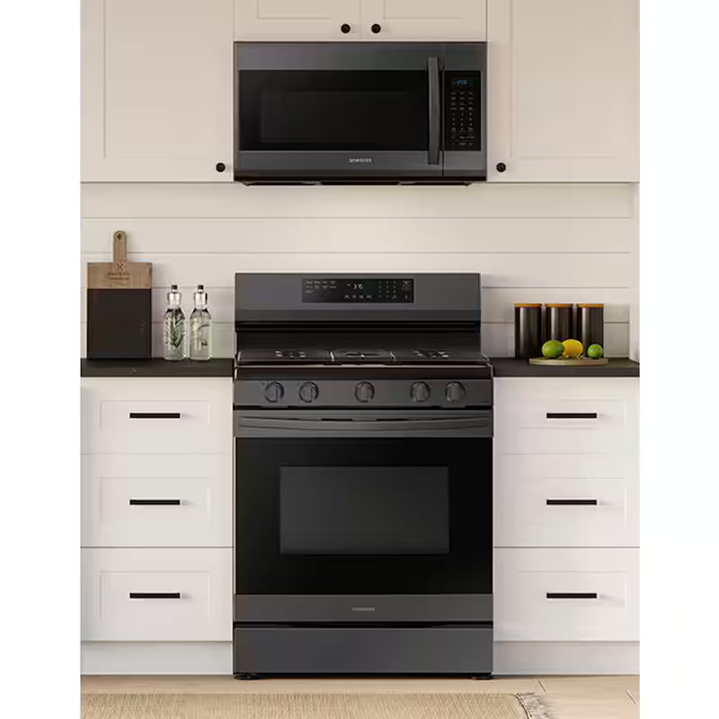 6 cu. ft. Wi-Fi Convection Gas Range with AirFry in Black Stainless Steel Y484