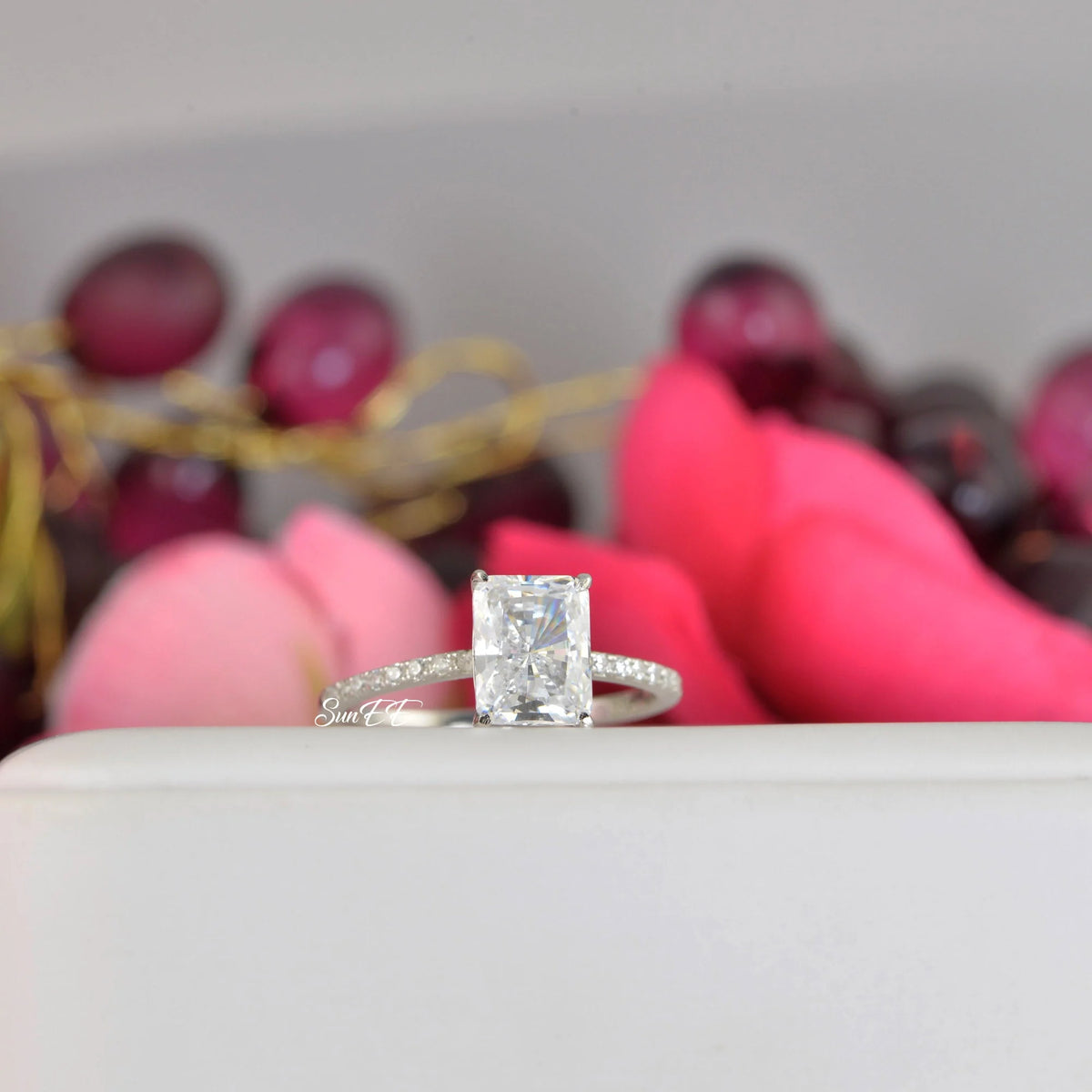 Radiant Cut Engagement Ring 925 Sterling Silver D477162