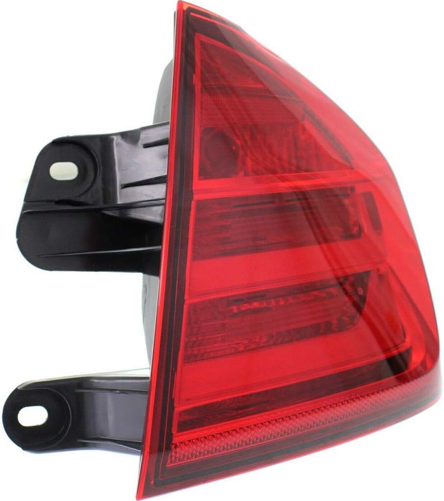 Tail Light Assembly Driver Side M636375