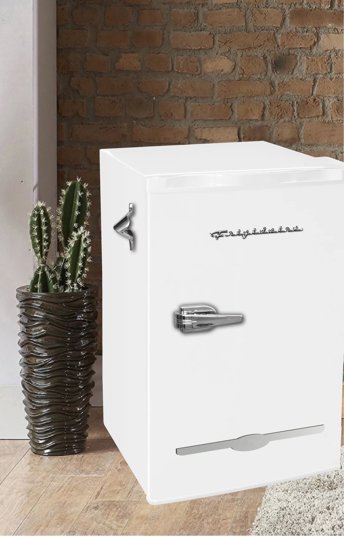 3.2 Cu Ft Retro Mini Fridge White B74734