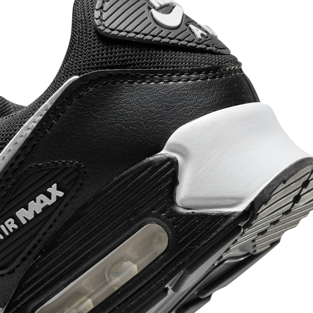 Women's Black White Sneakers H585051